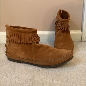Minnetonka Brown Fringed Moccasins ankle boots booties leather suede 7.5 western